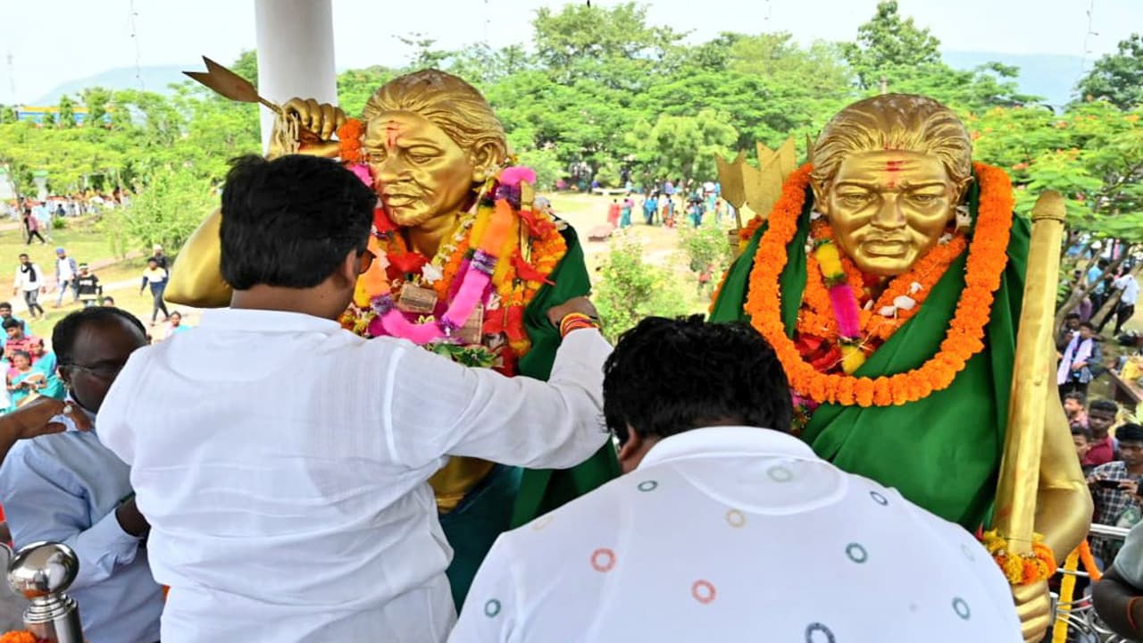 वीर शहीद सिदो-कान्हू को CM हेमंत सोरेन ने किया नमन, बोले- अपने हक की लड़ाई लड़ता रहा है आदिवासी समाज