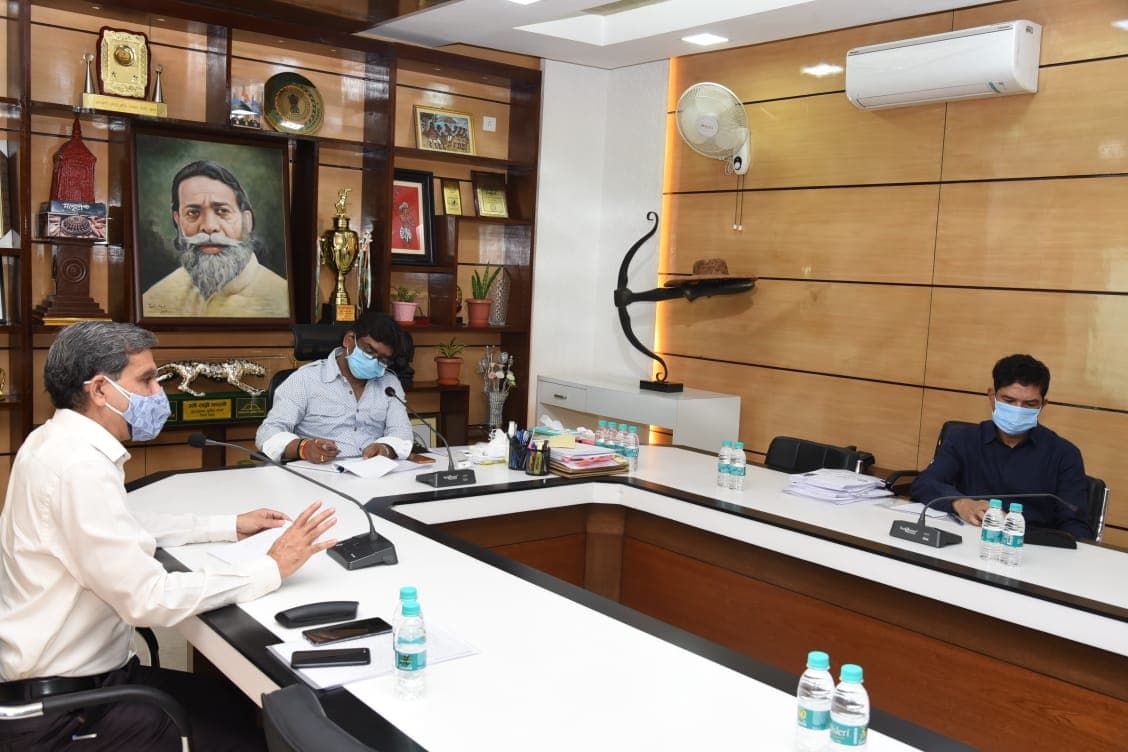 झारखंड में कोरोना से निपटने को लेकर तैयार ब्लू प्रिंट की सीएम हेमंत सोरेन ने की समीक्षा, मुख्यमंत्री सेल का हो रहा गठन, ग्रामीण कोरोना संक्रमितों की तैयार होगी प्रोफाइल, पढ़िए क्या है तैयारी