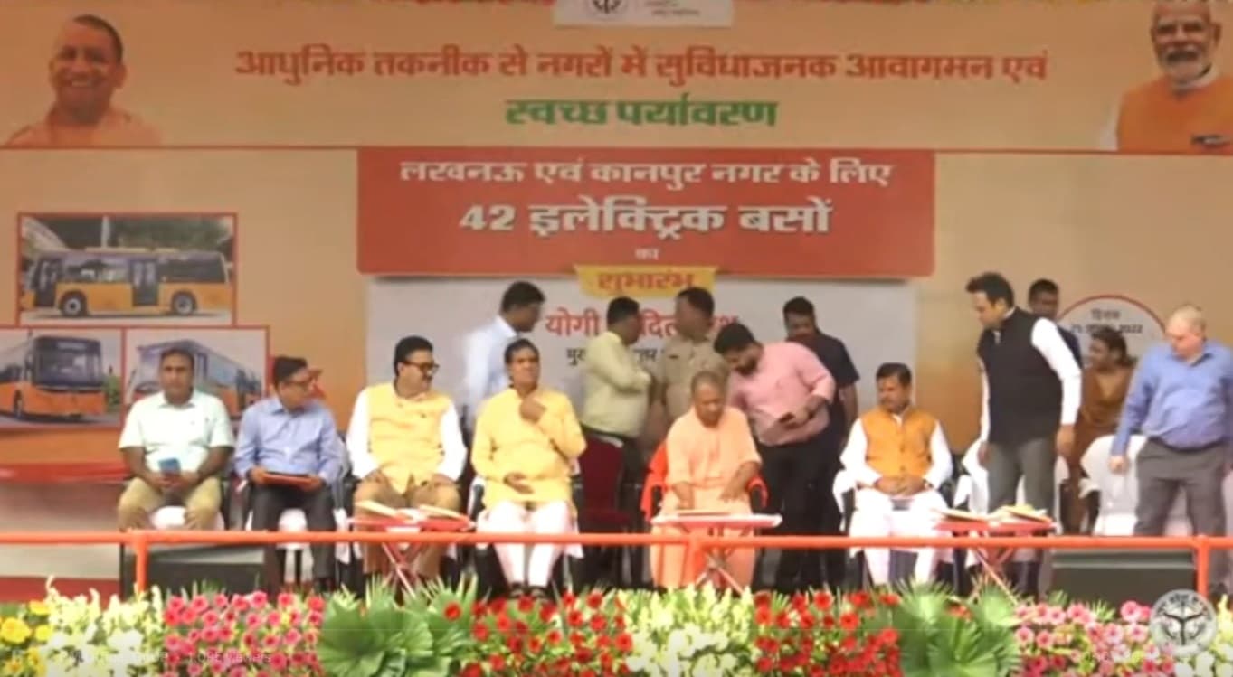 लखनऊ में 'पृथ्वीराज' की स्पेशल स्क्रीनिंग, CM योगी को भाया अक्षय का अभिनय, फिल्म को किया टैक्स फ्री