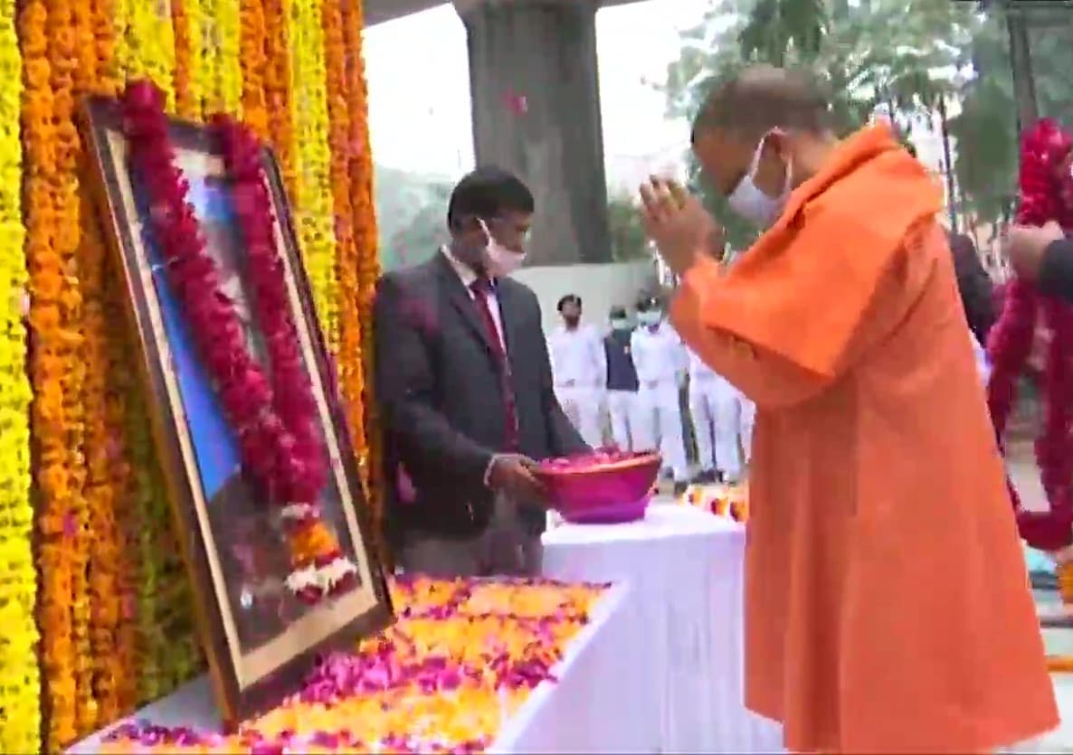 सुभाष चंद्र बोस की 125वीं जयंती पर सीएम योगी और अखिलेश यादव ने किया नमन, कही ये बात