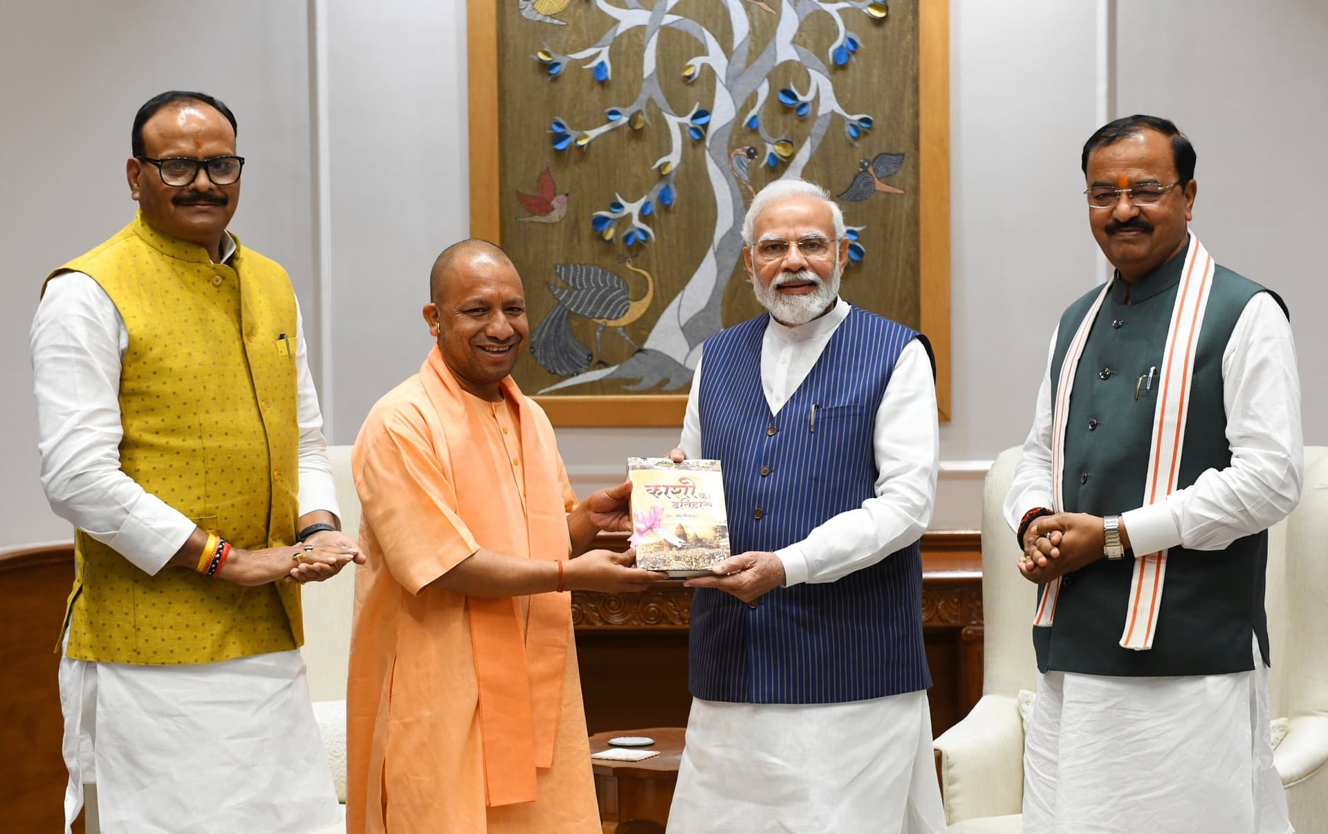 UP Corona Update: कोरोना को लेकर यूपी में अलर्ट, सीएम योगी ने नए वैरिएंट पर नजर रखने के दिए निर्देश