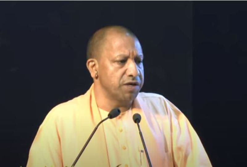 UP में गरीबों की संपत्ति हड़पने की हिम्मत किसी माफिया ने की तो उसके सीने पर चलेगा सरकार का बुलडोजर- सीएम योगी