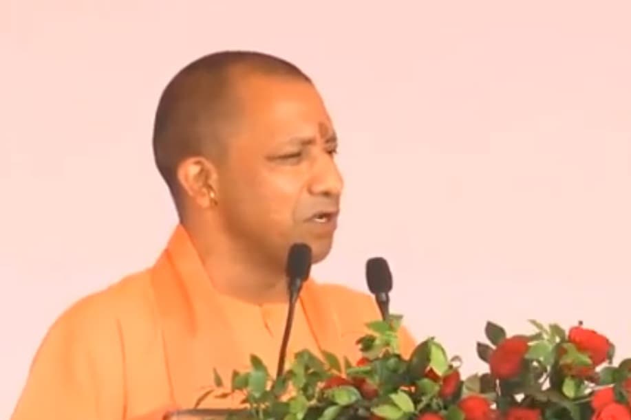 सीएम योगी ने की विशेष संचारी रोग नियंत्रण अभियान की शुरुआत, घर-घर दस्तक देगी स्वास्थ्यकर्मियों की टीम