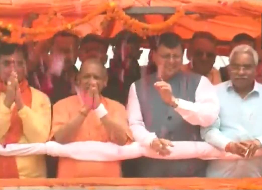 UP: सीएम पुष्कर धामी के लिए प्रचार करने पहुंचे मुख्यमंत्री योगी, बताया चंपावत के लिए क्यों जरूरी है BJP