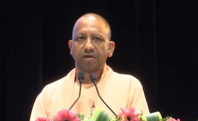 5जी इंटरनेट की लांचिंग पर वाराणसी में सीएम योगी बोले- यूपी के एक-एक गांव में पहुंचाएंगे हाईस्पीड इंटरनेट