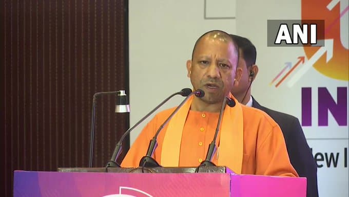 UP GIS-2023: कर्टेन रेजर सेरेमनी में शामिल हुए CM योगी, बोले- आत्मनिर्भर अभियान में यूपी की अग्रणी भूमिका