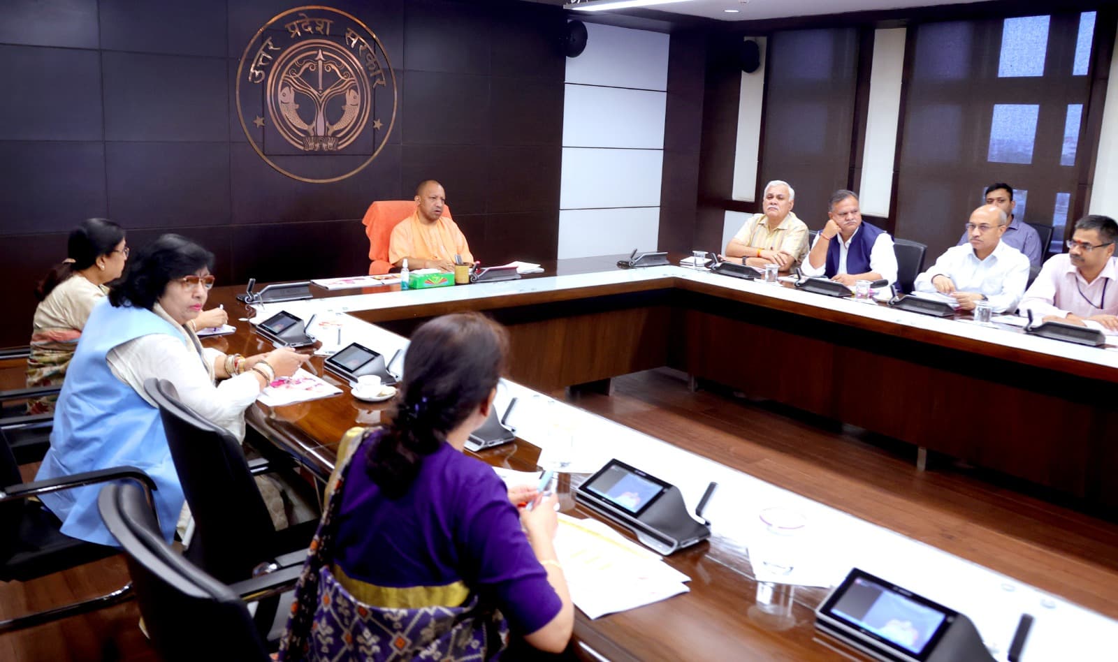UP News: नवरात्रि से आंगनबाड़ी केंद्र के बच्चों को मिलेगा गर्म और पौष्टिक आहार, हॉट कुक्ड फूड योजना होगी शुरू