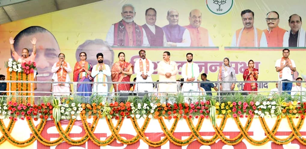 यूपी निकाय चुनाव: यूपी में आम आदमी सुरक्षित, गले में पट्टा लटका कर घूम रहे माफिया: सीएम योगी आदित्यनाथ