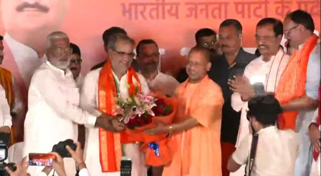 भाजपा प्रदेश अध्यक्ष बनने के बाद पहली बार लखनऊ पहुंचे भूपेंद्र चौधरी, स्वागत में भगवामय हुई राजधानी