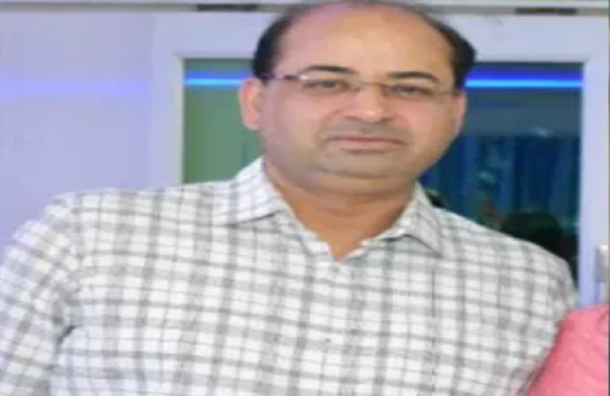 प्रयागराज: होटल में डिप्टी CMO का फंदे में लटकता मिला शव, अधिकारियों ने जताई हत्या की आशंका