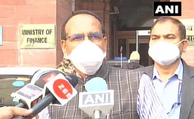 FM निर्मला सीतारमण से मिले सीएम शिवराज सिंह, कहा- रेहड़ी-पटरी वालों को लोन देने के लिए CIBIL की अनिवार्यता खत्म की जाए