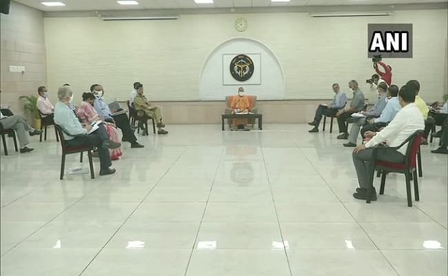 यूपी में 21 जून से कोरोना कर्फ्यू ढील, इन शर्तों के साथ खुलेंगे रेस्टोरेंट और मॉल, सरकार ने जारी की नई गाइडलाइंस