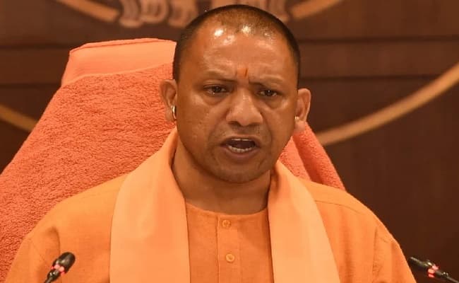 कोरोना वायरस संक्रमण की चेन तोड़ने के जारी रखें सभी प्रयास : योगी आदित्यनाथ