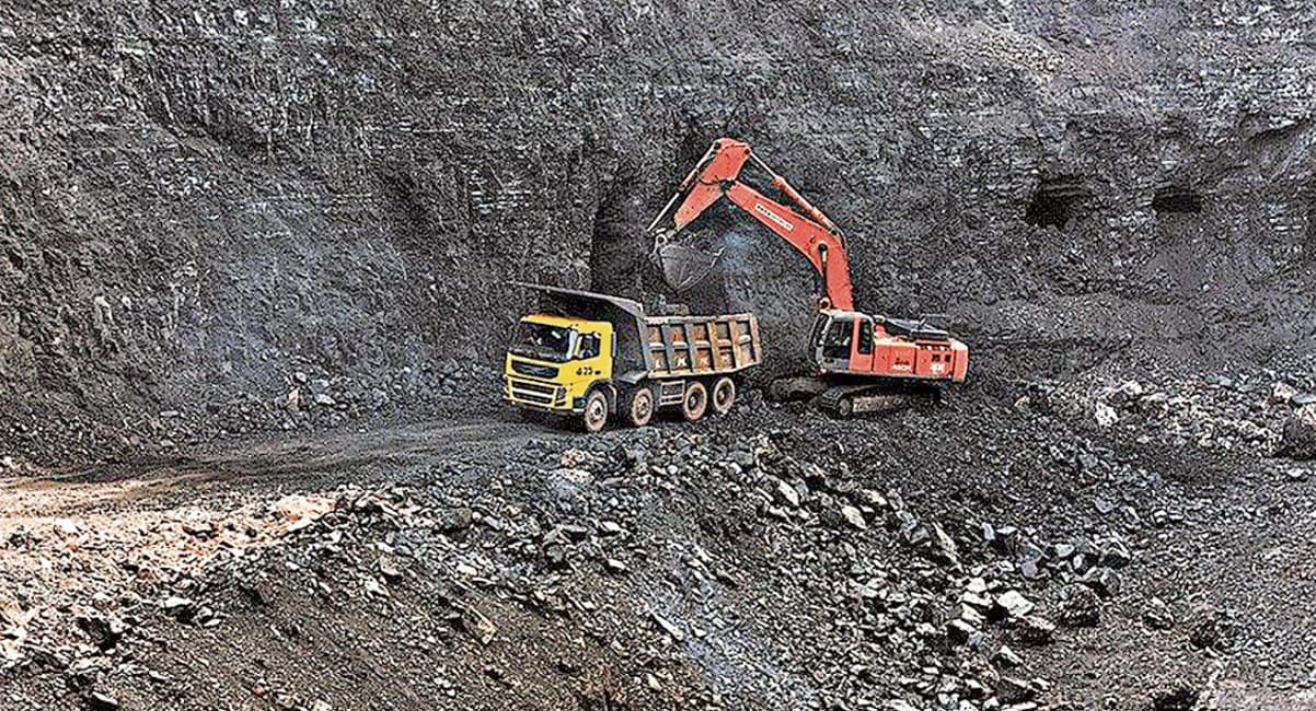 धनबाद कोयला खदान हादसा मामले में जिम्मेवार अधिकारियों पर हो सकती है कार्रवाई, 5 लोगों की मौत की पुष्टि