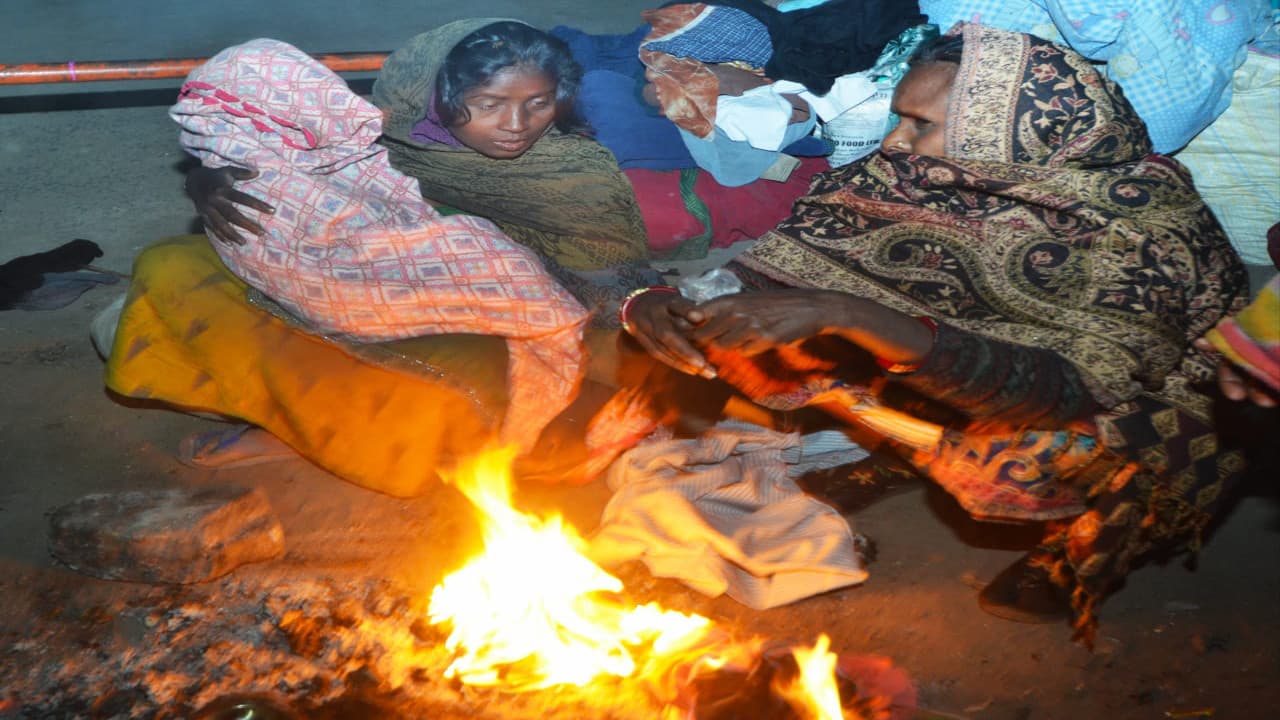 Weather Forecast: दिल्ली-यूपी समेत इन राज्यों में पड़ेगी कड़ाके की ठंड, जानें आज कहां होगी बारिश