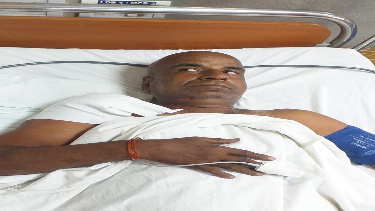 Jharkhand Crime News: नीलांचल कंपनी पर चोरों ने बोला धावा, सिक्योरिटी गार्ड को मारी गोली, हालत नाजुक