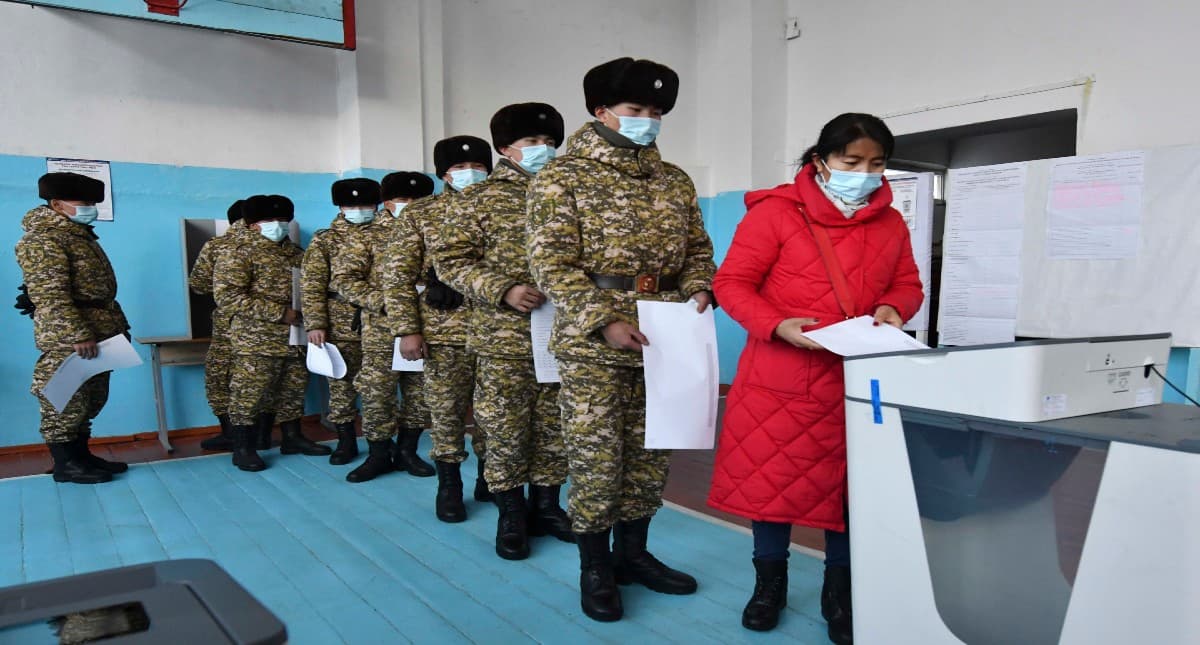 कोरोनावायरस के नये वैरिएंट ओमीक्रोन ने बढ़ाई चिंता, विदेश से आने वाले यात्रियों पर रहेगी पैनी नजर