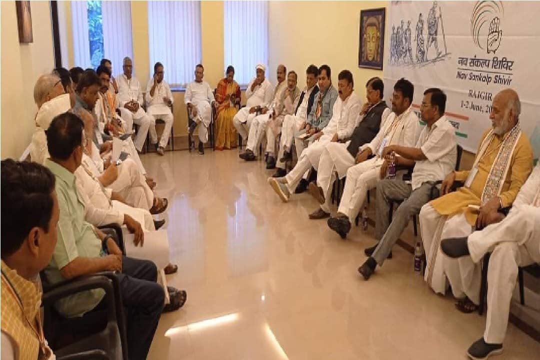 सोनिया गांधी और स्मृति ईरानी की नोकझोंक पर कांग्रेसियों में आक्रोश, अब केंद्र सरकार से की ये मांग