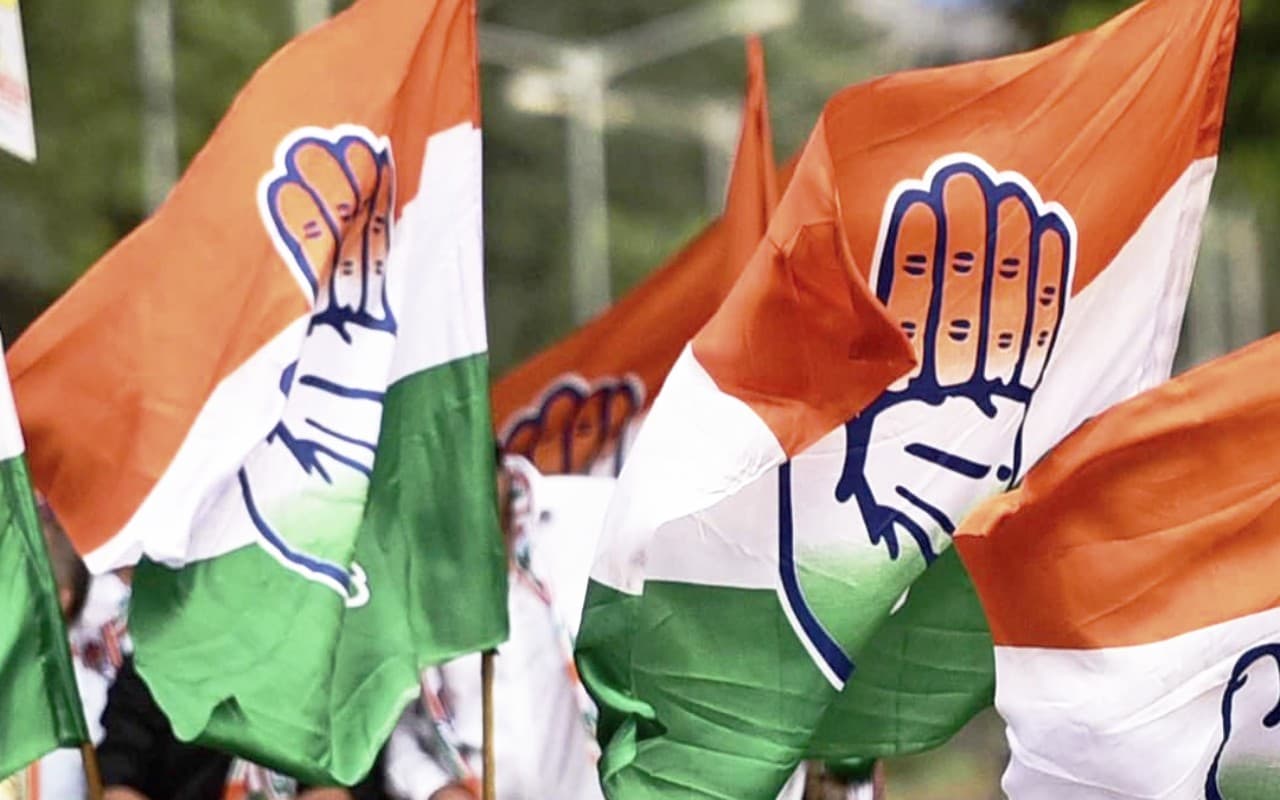 पीएम मोदी के पिता को लेकर ये क्या बोल गये कांग्रेस नेता.. बिगड़े बयान पर बीजेपी ने किया पलटवार