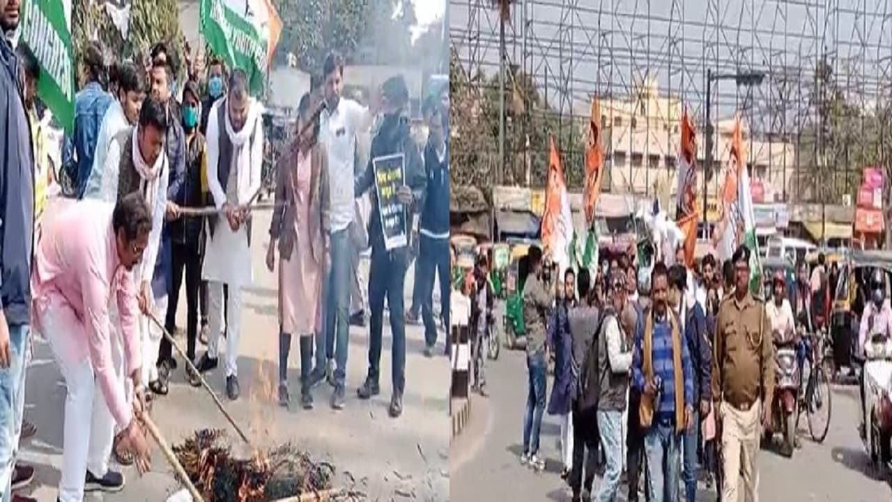 कांग्रेस के यूथ मेनिफेस्टो में 20 लाख सरकारी नौकरी का वादा, राहुल-प्रियंका ने बताया योगी सरकार का फेलियर