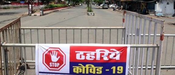 हजारीबाग शहर में बैरिकेडिंग, सड़क पर सन्नाटा