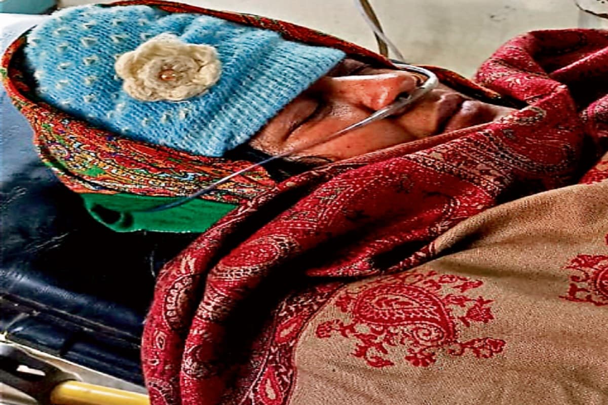 झारखंड में 7 हजार अनुबंध स्वास्थ्यकर्मी आंदोलन पर, इनमें से 21 आमरण अनशन पर, न देखनेवाला न सुननेवाला