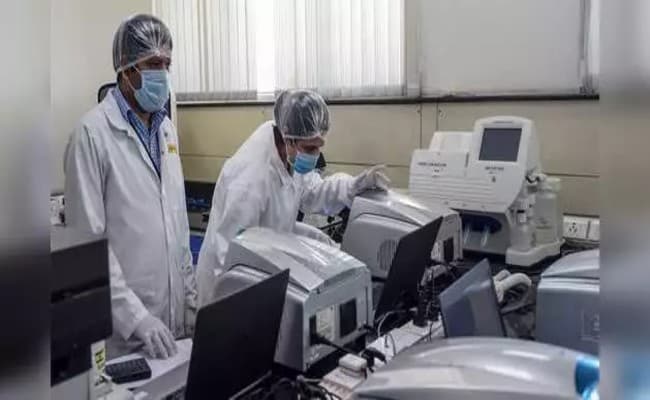 Covid-19 की मुफ्त जांच के निर्देश को लेकर सुप्रीम कोर्ट पहुंचे कौशलकांत, कहा - निजी लैब के लिए दर निर्धारित की जाए