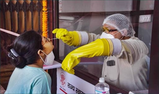 कोरोना से बिहार के युवक की सूरत में मौत, खांसी-बुखार होने पर अस्पताल में चल रहा था इलाज