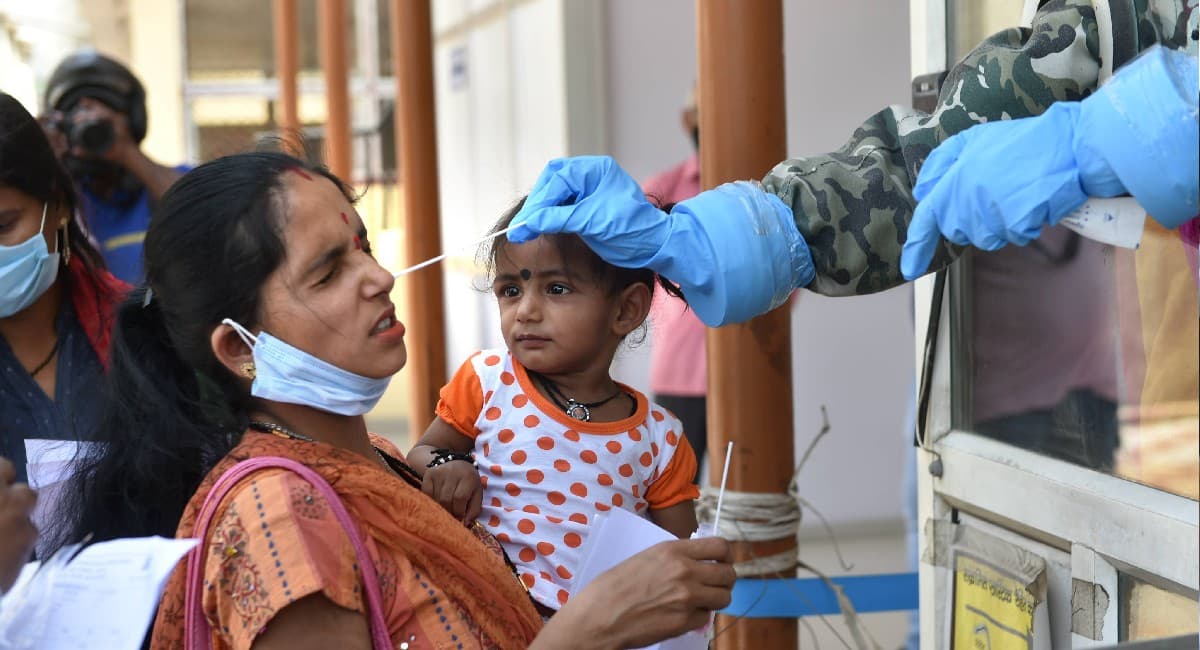 Coronavirus Updates: भारत में पिछले 24 घंटों में 24,354 नए मामले,अमेरिका में कोरोना से मौत का आंकड़ा 7 लाख पार