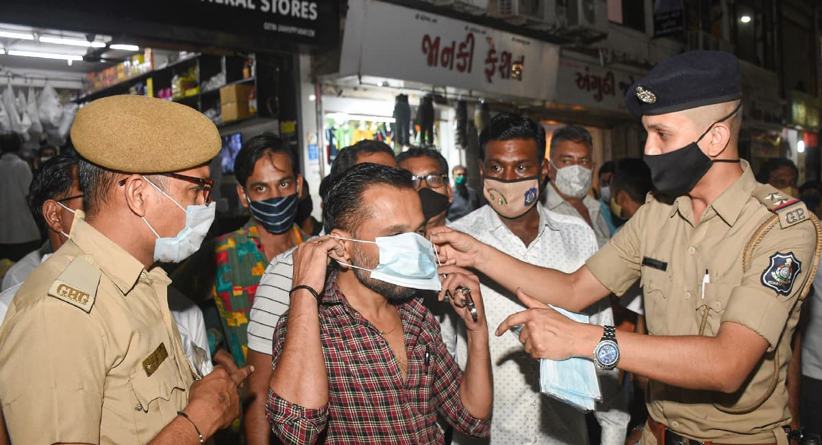 Coronavirus Updates: दशहरा के बाद कोरोना की तीसरी लहर ? इन राज्यों ने बढ़ाई टेंशन