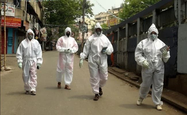 दिल्ली के मजलिस पार्क में कुमला गली और चौपाल चौक के बीच का इलाका कंटेनमेंट जोन के रूप में घोषित