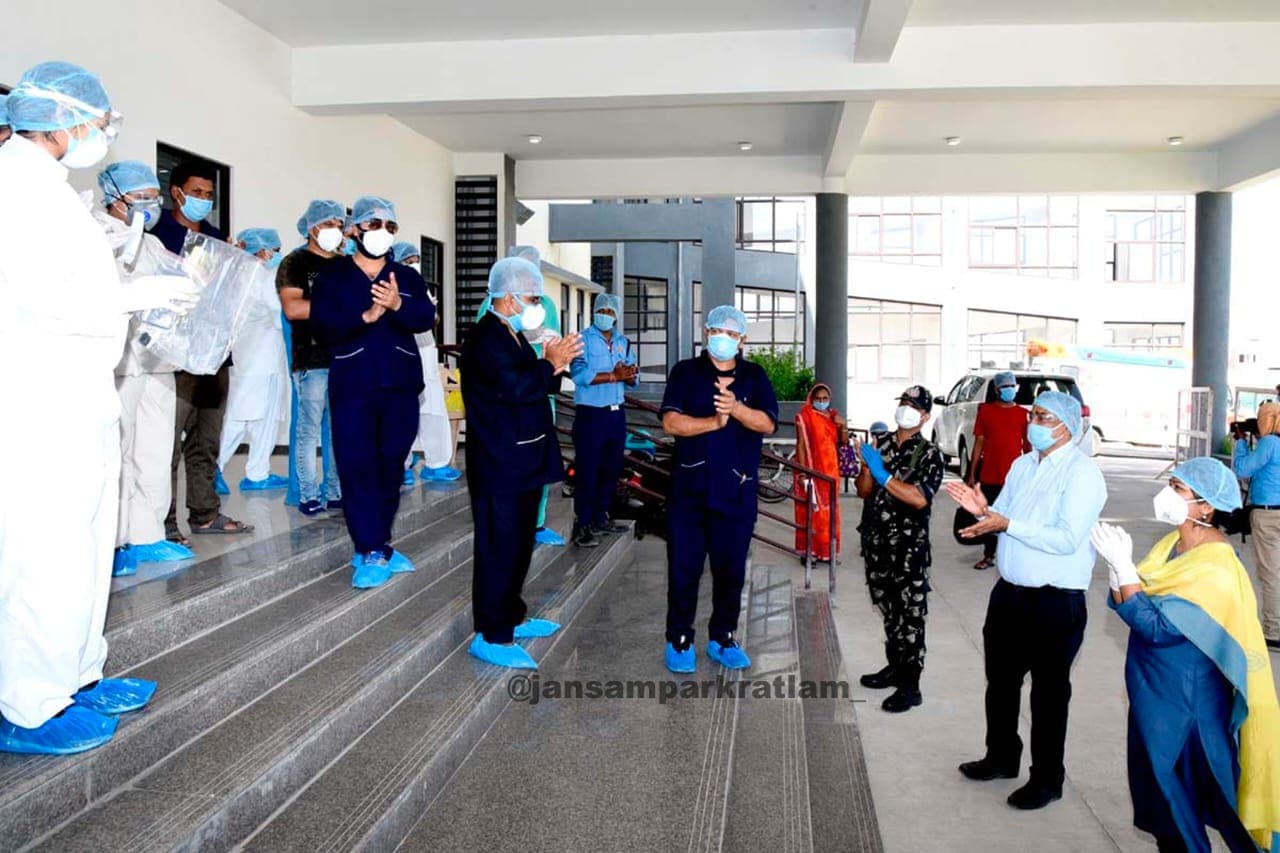 Jharkhand Corona Vaccine Update : कोरोना टीकाकरण के लिए हर केंद्र में तैनात रहेंगे मजिस्ट्रेट और पुलिस के जवान, कुछ ऐसी है रांची प्रशासन की तैयारी