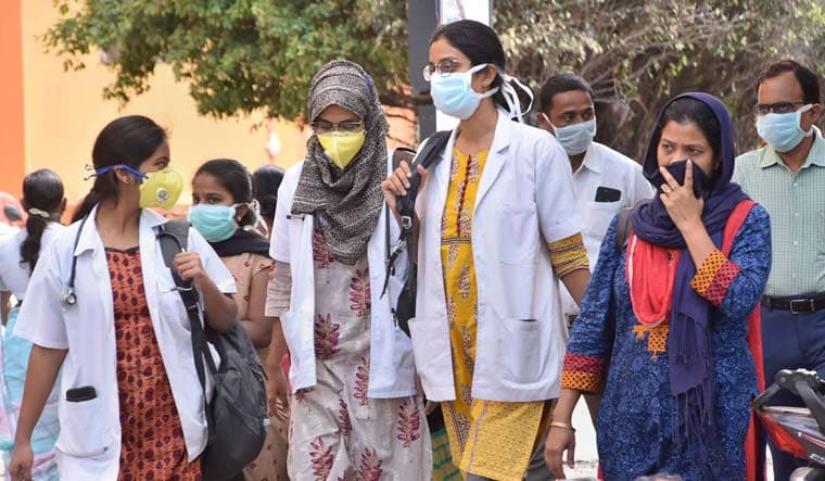 Coronavirus In India: संक्रमण के नये मामलों में गिरावट के दौर जारी, साढ़े सात लाख के पार हुई संक्रमितों की संख्या