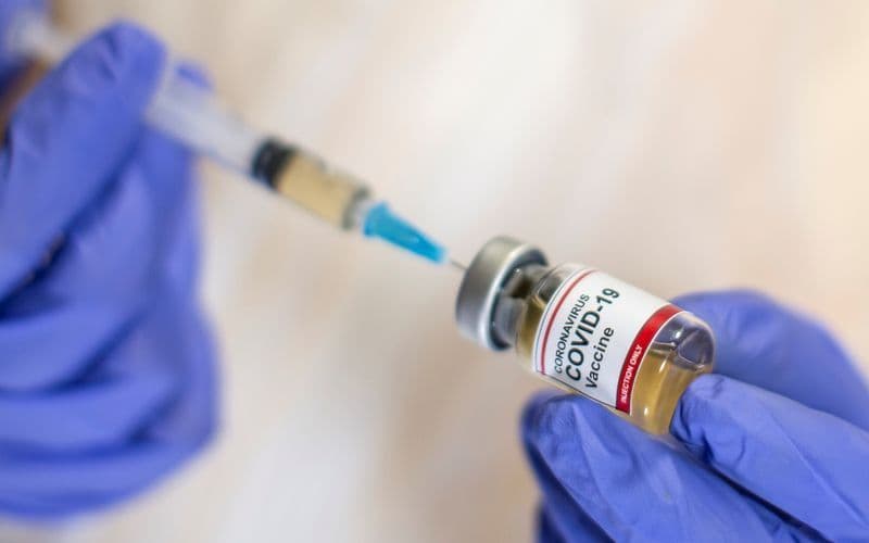 Corona Vaccine: 1 मार्च से प्राइवेट अस्पतालों में भी लगाई जाएगी वैक्सीन, वैक्सीनेशन के दूसरे दौर के क्या हैं नियम? जानिए किन्हें लगेगा टीका