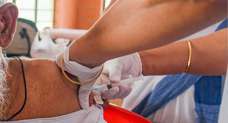 Booster Dose: केवल इन्हें दिया जाएगा कोरोना वैक्सीन का बूस्टर डोज!