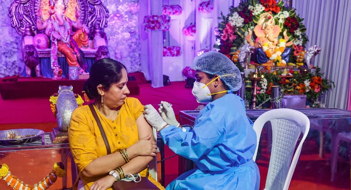 Coronavirus Vaccine: पीएम मोदी के जन्मदिन पर कोरोना वैक्सीनेशन का बना रिकॉर्ड, अब तक 1 करोड़ डोज लगाई गई