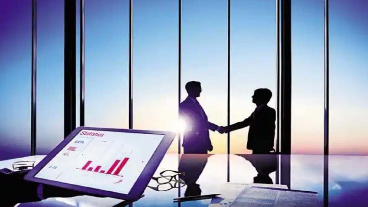 Business Idea: अपना बिजनेस शुरू करने के लिए अब बैंक देगी पैसा, जानें क्या है सरकार का धांसू प्लान