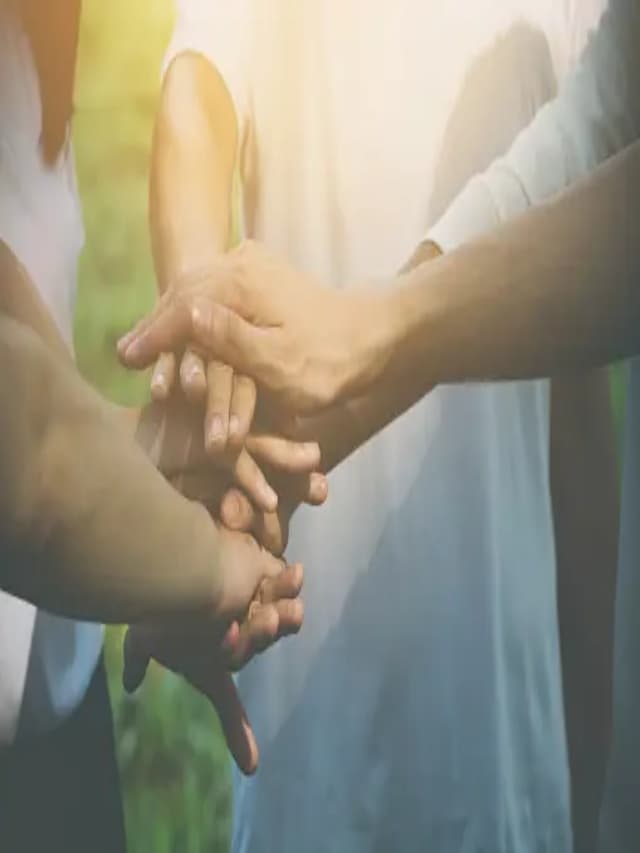 Friendship Day 2023 : जीवन में दोस्तों की बड़ी है अहमियत, निस्वार्थ रिश्ते का करिए सम्मान