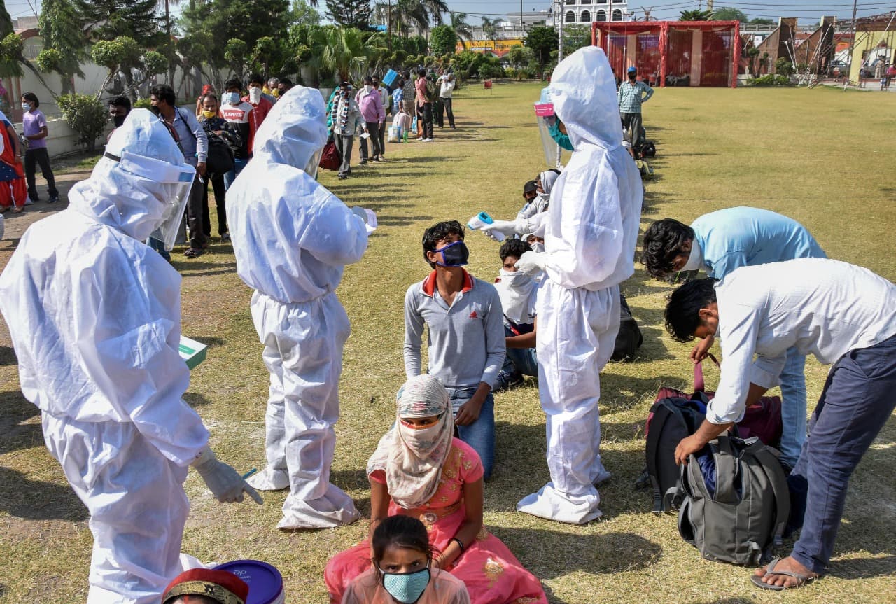 प्रगति मैदान और तालकटोरा स्टेडियम को कोरोना हॉस्पिटल बनाने की तैयारी में केजरीवाल सरकार, जानिए coronavirus latest updates