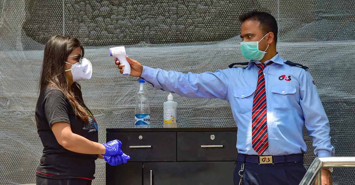 Coronavirus Outbreak : 24 घंटे में 52000 से अधिक केस, 771 की मौत, देश में अब तक 10 लाख से अधिक मरीज रिकवर