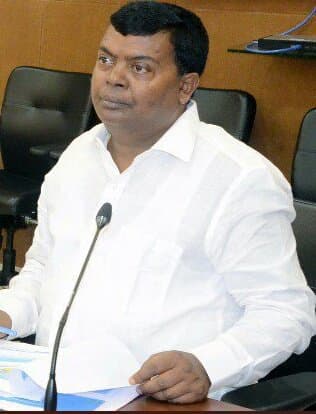 गिरिडीह सांसद चंद्रप्रकाश चौधरी ने की हार्डकोक इंडस्ट्रीज में छापेमारी, अधिकारी ने दी सांसद को ये आश्वसन