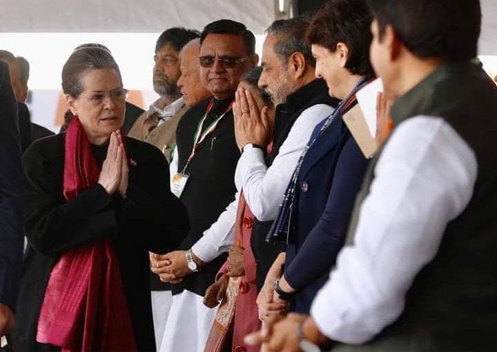 CWC की बैठक आज, कांग्रेस अध्यक्ष को लेकर हो सकता है फैसला, मनमोहन और खड़गे रेस में सबसे आगे