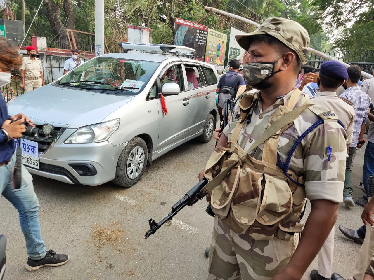 Bihar Election 2020 : नामांकन दाखिल करने के बाद माले प्रत्याशी को उठा ले गई पुलिस, माजरा क्या है..