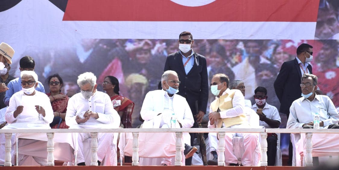 अब Bengal Chunav में रोजगार बना मुद्दा, ब्रिगेड मैदान से सीपीएम का एलान -'सरकार में आने पर सभी रिक्त सरकारी पद भरेंगे'