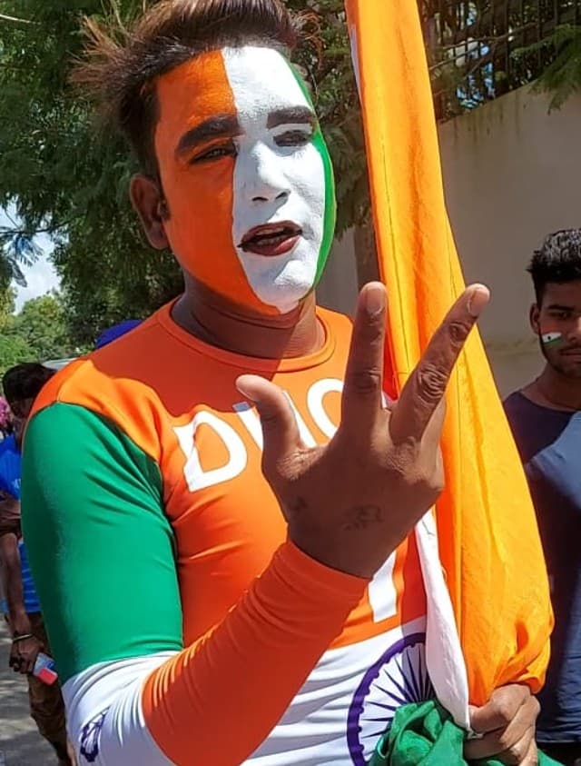 IND vs SA 2nd ODI: रांची के JSCA में क्रिकेट का मेला, आये एक से बढ़कर एक फैन, आप भी देखें