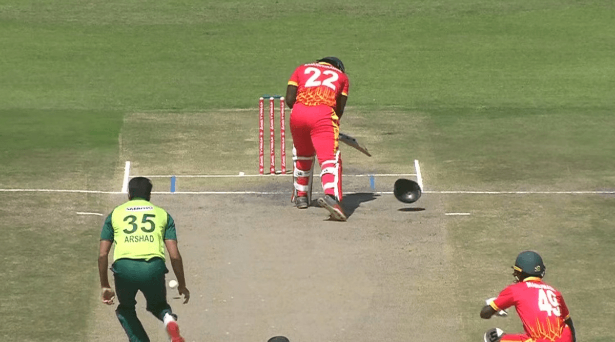 ZIM vs PAK: पाकिस्तानी गेंदबाज ने फेंकी ऐसी गेंद की दो हिस्सों में बंटा बल्लेबाज का हेलमेट, VIDEO में देखें वो खतरनाक बाउंसर ZIM vs PAK: पाकिस्तानी गेंदबाज ने फेंकी ऐसी गेंद की दो हिस्सों में बंटा बल्लेबाज का हेलमेट, VIDEO में देखें वो खतरनाक बाउंसर
