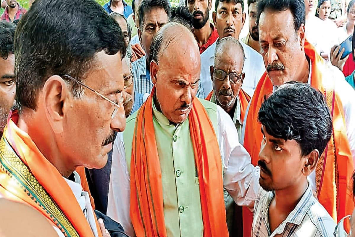 झारखंड: महिला से दुष्कर्म कर वीडियो वायरल करने की दे रहा था धमकी, परेशान होकर पीड़िता ने लगायी फांसी