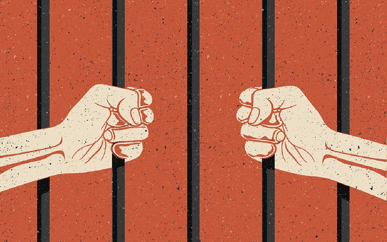 बाथरुम में नहाते वक्त महिला का बनाया वीडियो ,ब्लैकमेल कर करता रहा रेप, पुलिस ने किया गिरफ्तार