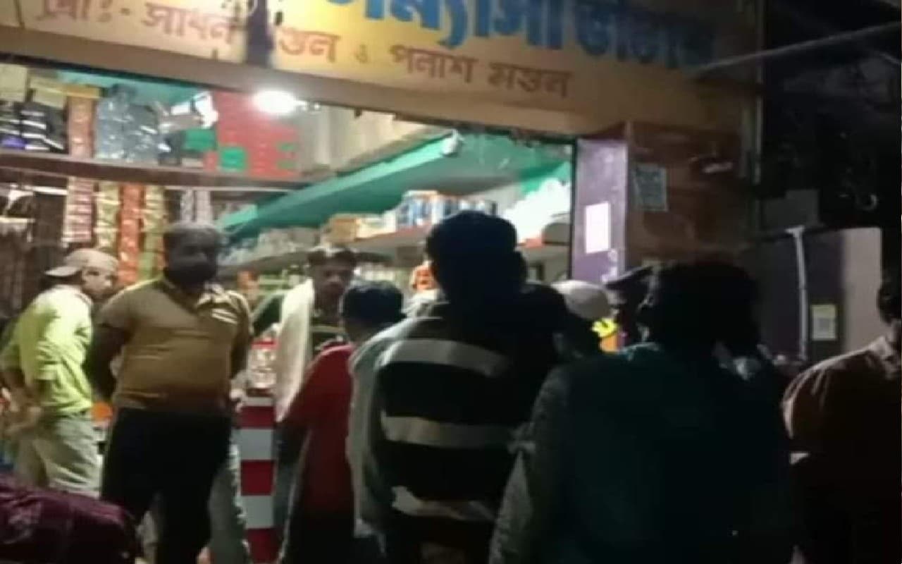 West Bengal : हथियार की नोंक पर दुकान में लाखों की लूट, दो अपराधी गिरफ्तार