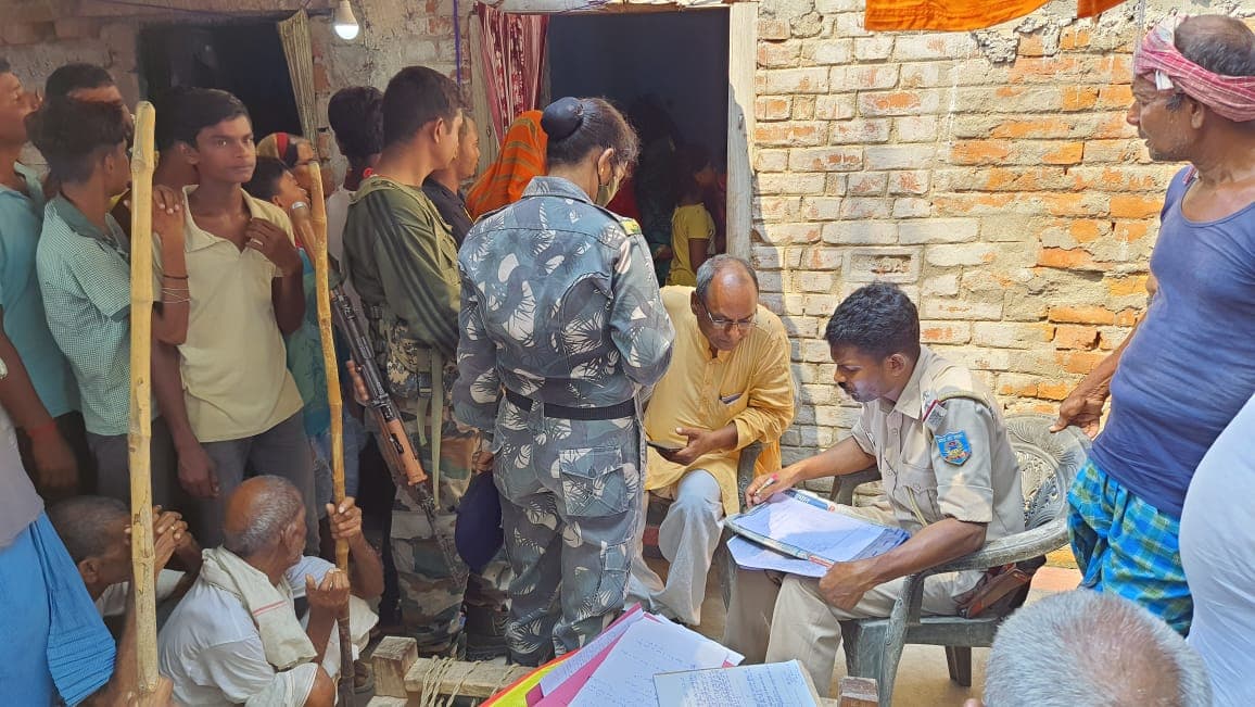Bihar: अररिया में महिला दारोगा का घूस लेते वीडियो वायरल, थानेदार ने मोबाइल अंदर नहीं लाने का लगाया नोटिस